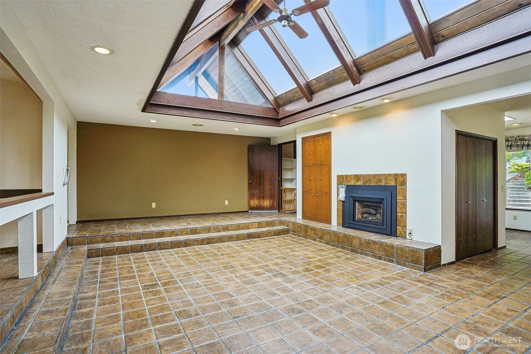 Property photo for 1027 Crestwood Lane, Fircrest photo 5