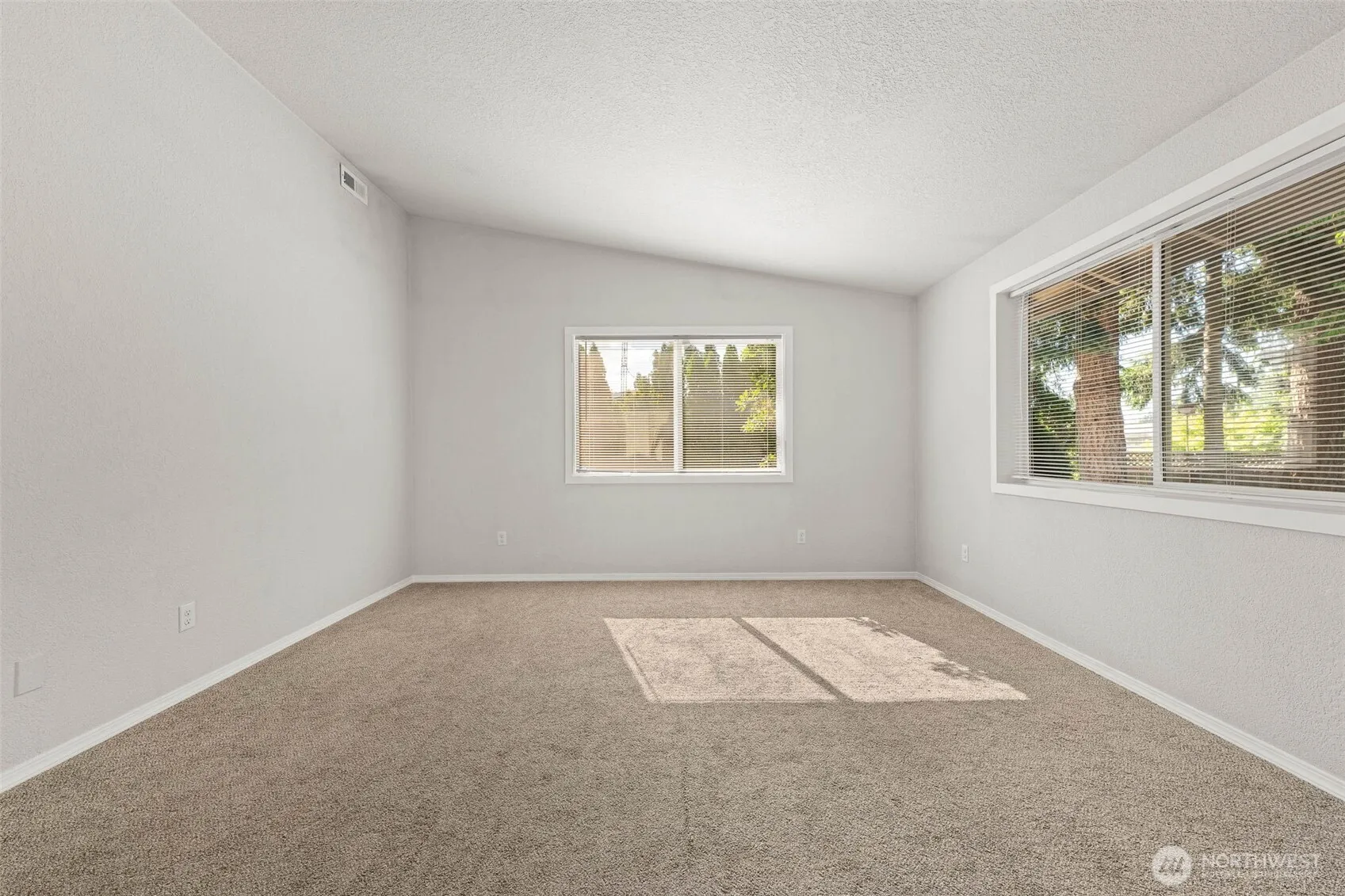 Property photo for 735 Hamelin Lane Se, Olympia photo 5