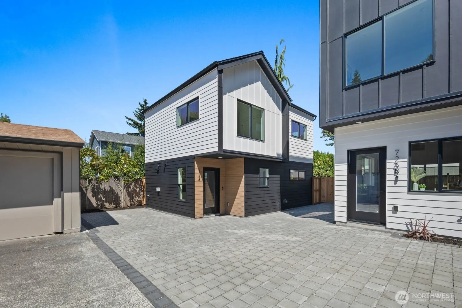 Property photo for 724 N 89th Street, Seattle photo 4