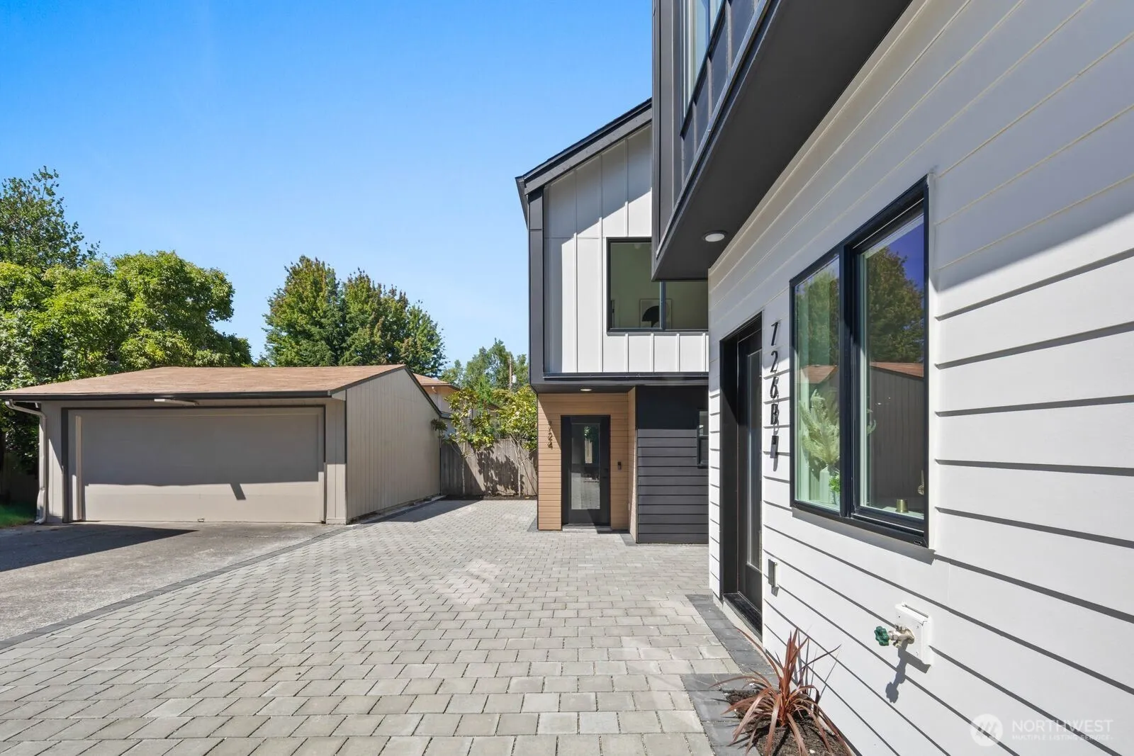 Property photo for 724 N 89th Street, Seattle photo 2