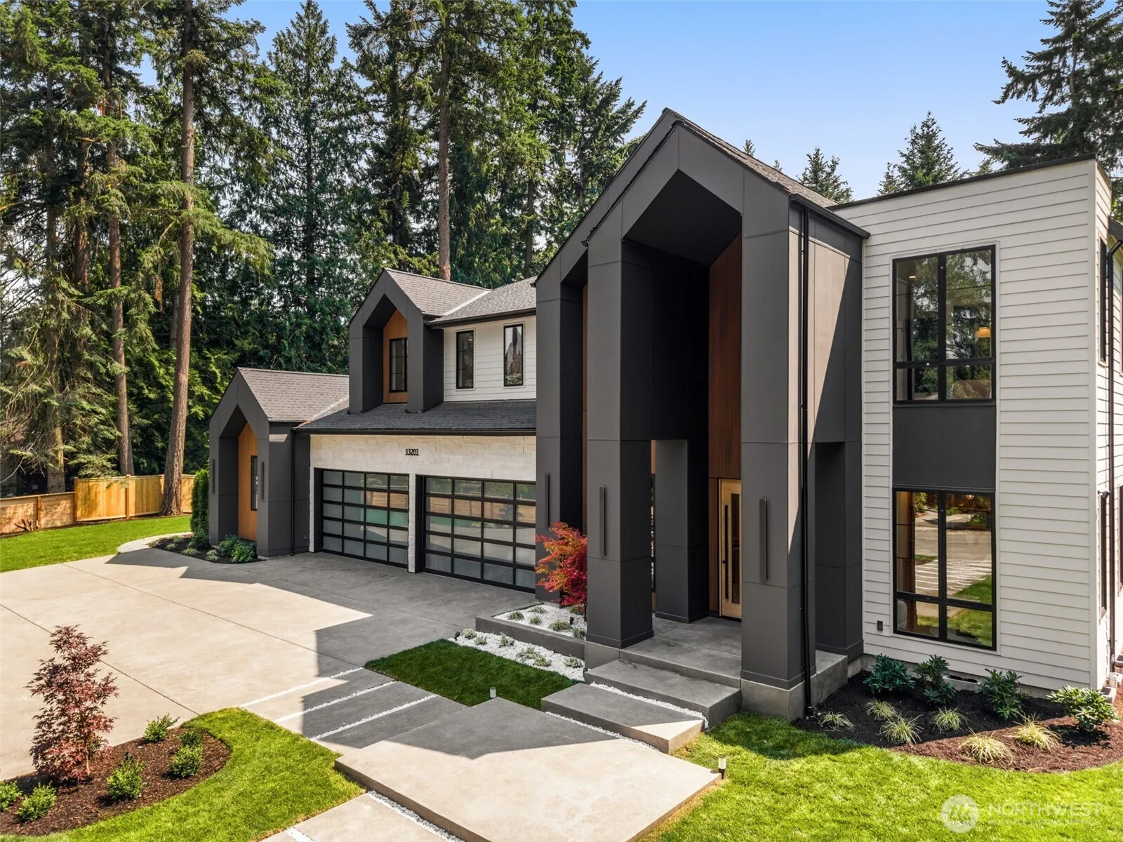 Property photo for 13203 Ne 54th Place, Bellevue