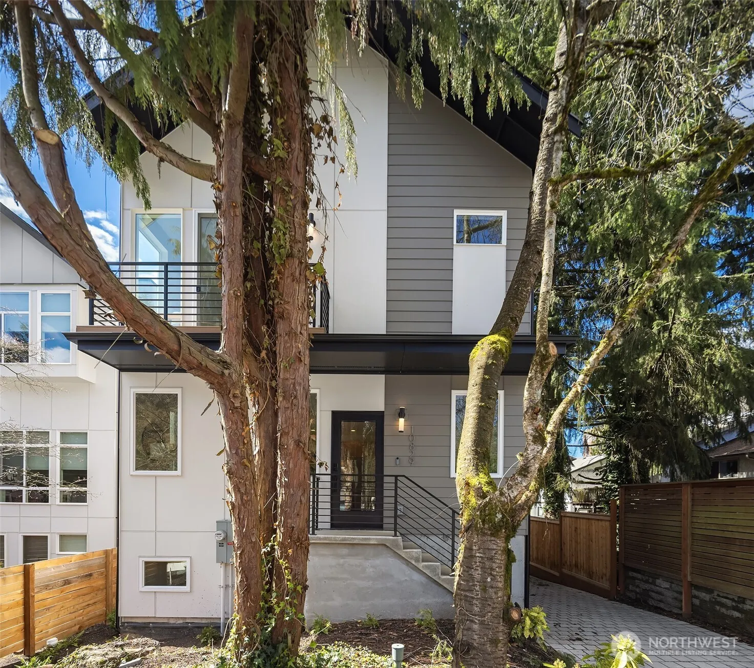 Property photo for 10829 11th Avenue Ne, Seattle photo 3