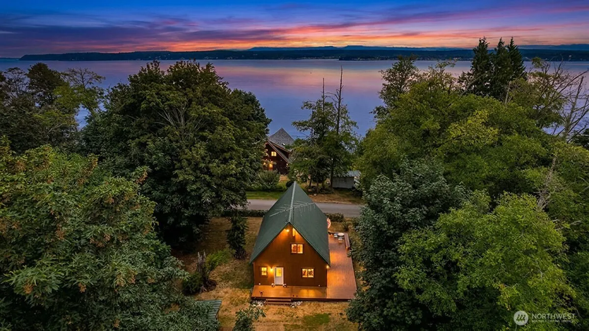 Property photo for 55 A Snohomish Way, Hat Island