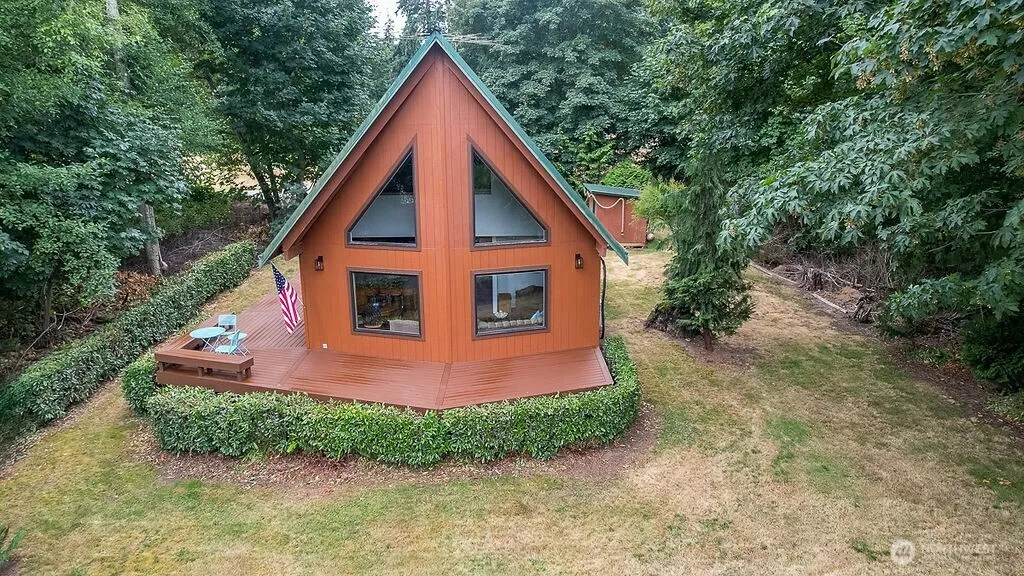 Property photo for 55 A Snohomish Way, Hat Island photo 3