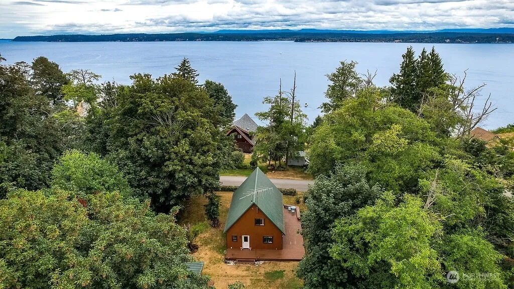 Property photo for 55 A Snohomish Way, Hat Island photo 4
