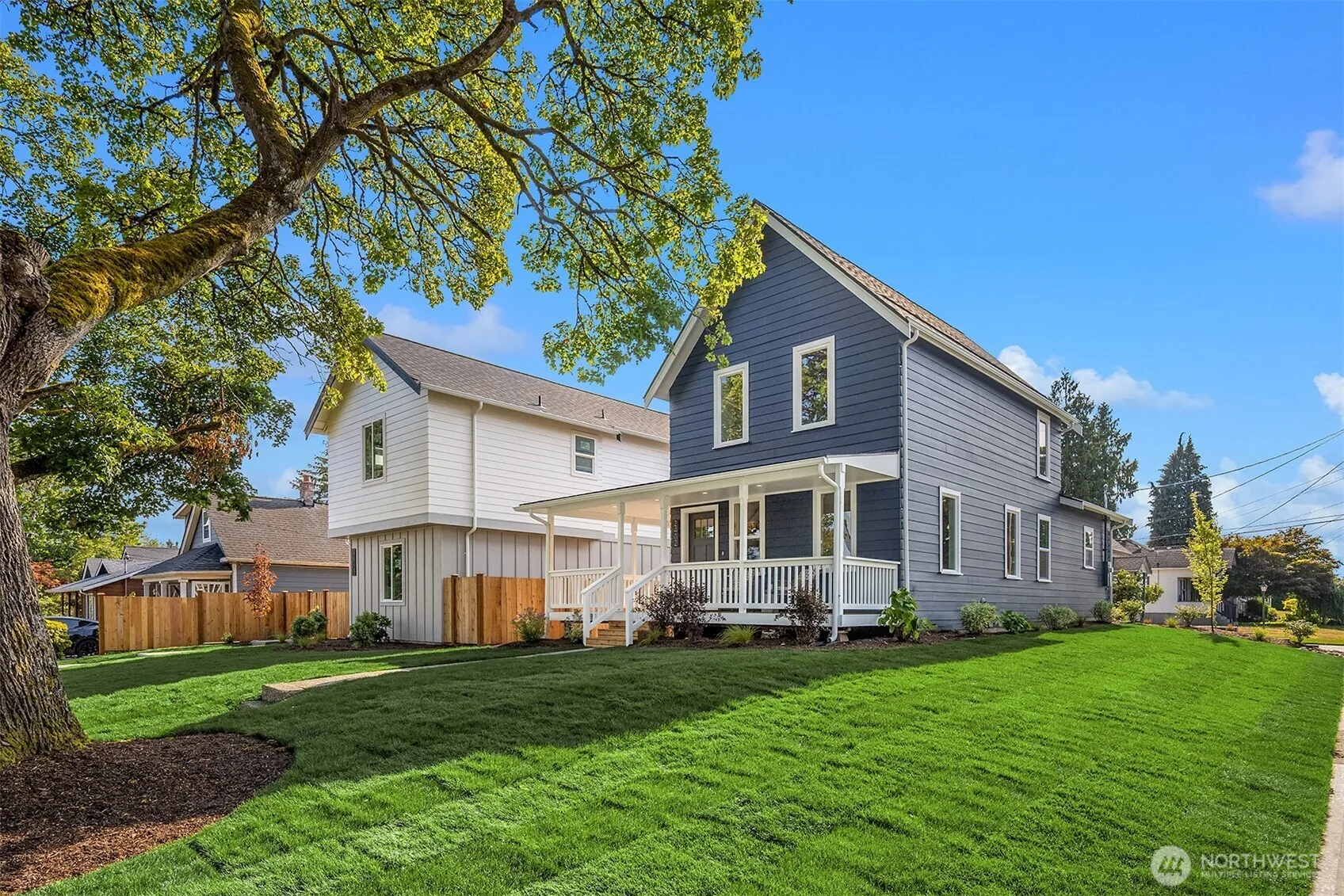 Property photo for 2402 Cleveland Avenue #a, Everett