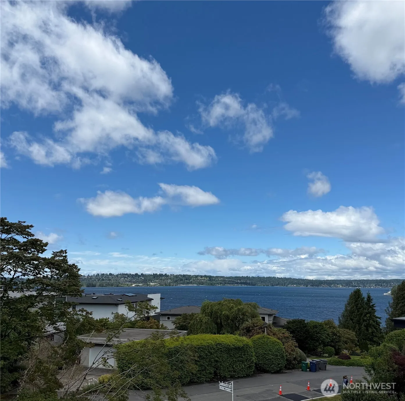 Property photo for 916 18th Avenue W, Kirkland photo 3