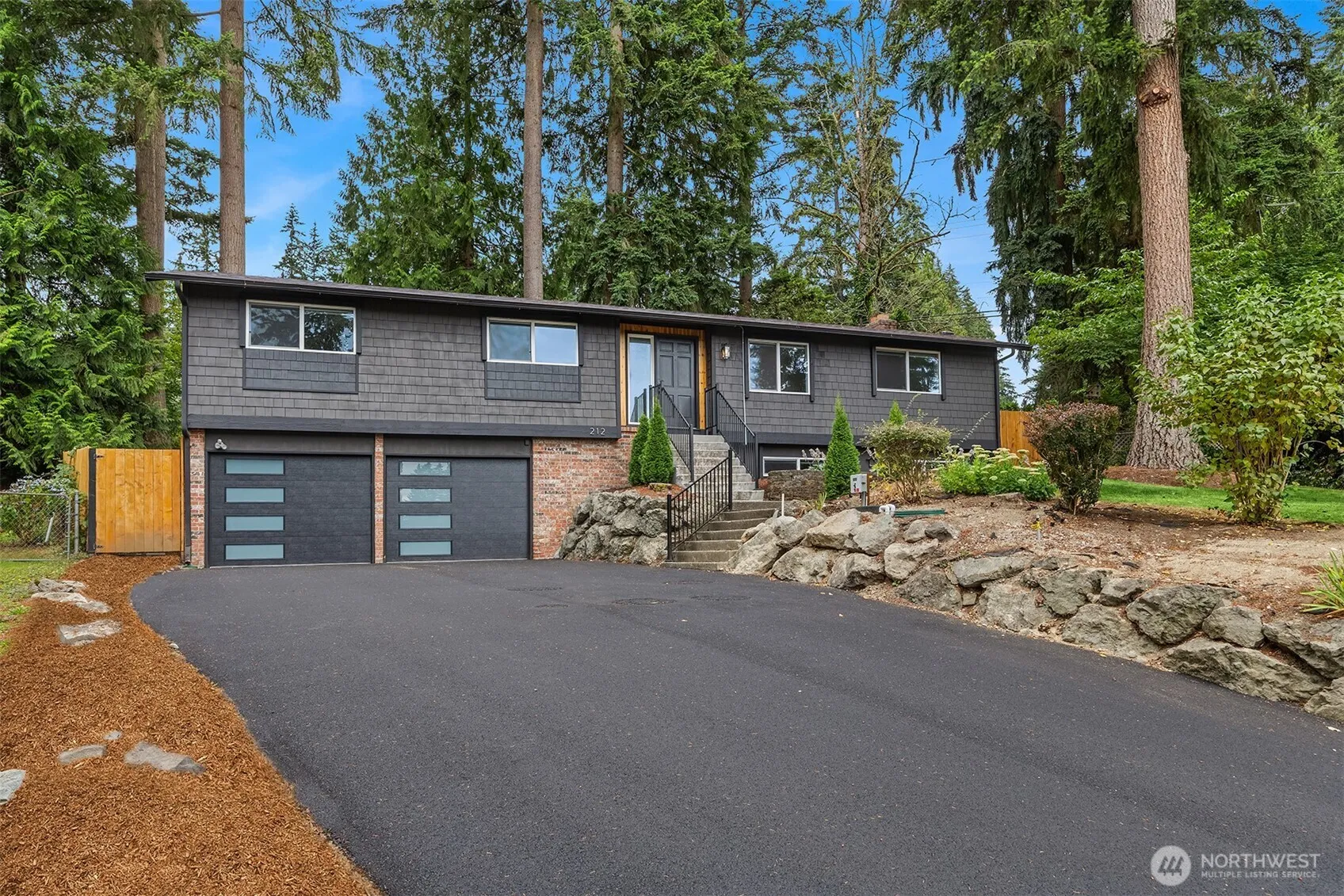 Property photo for 212 143rd Street Se, Everett