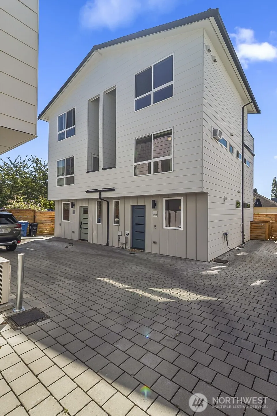 Property photo for 1129 Nw 61st #b, Seattle
