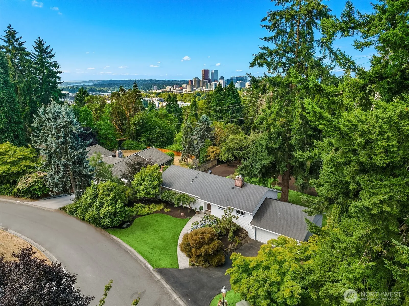 Property photo for 2805 124th Place Ne, Bellevue photo 2