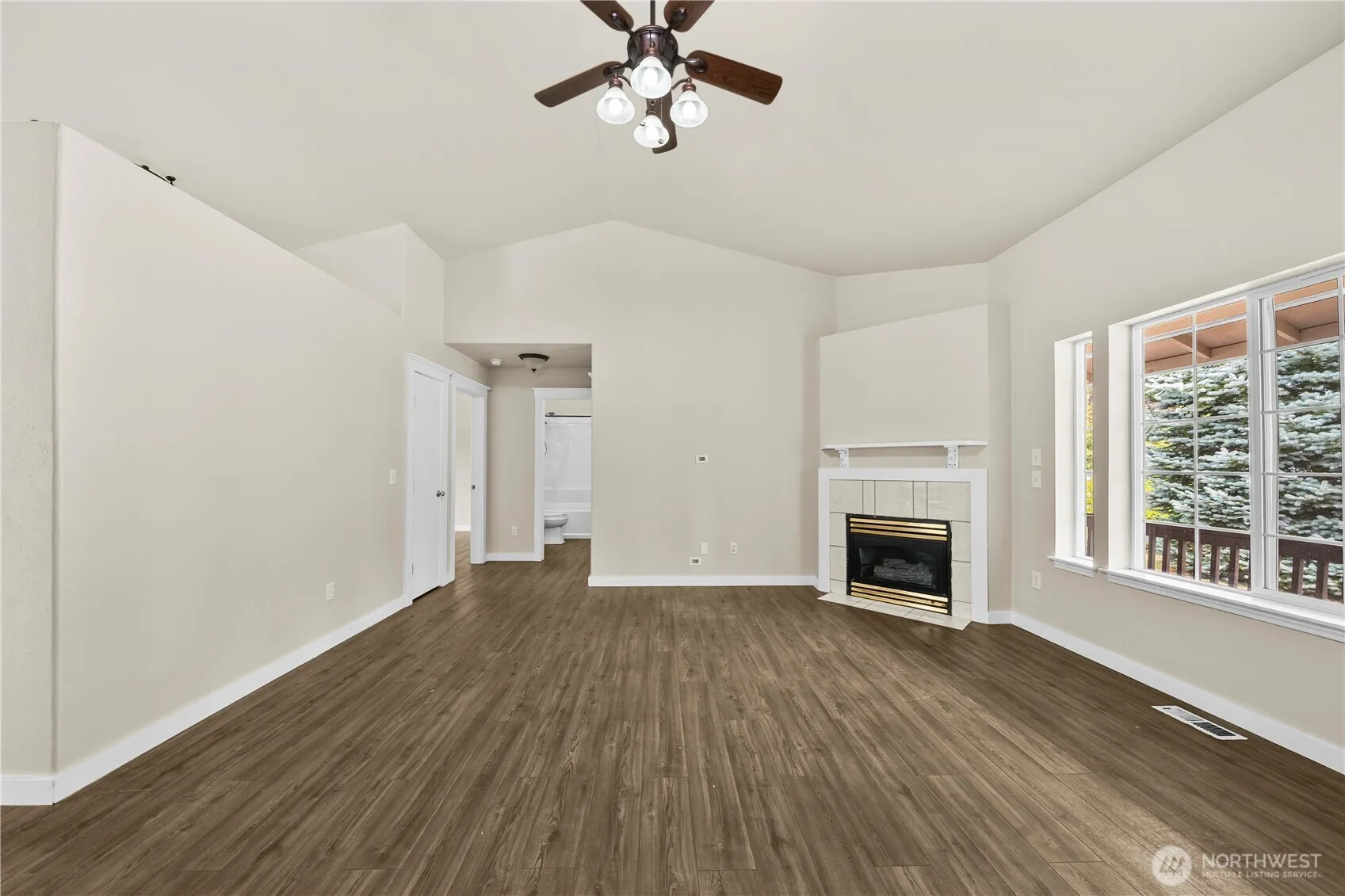 Property photo for 11306 211th Avenue Ct E, Bonney Lake photo 4