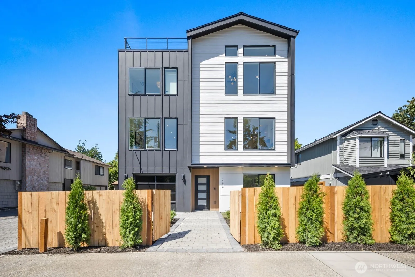 Property photo for 726 N 89th Street, Seattle photo 2
