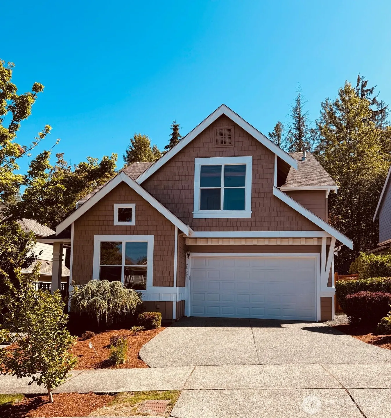 Property photo for 2528 Larchmount Dr Ne, Issaquah