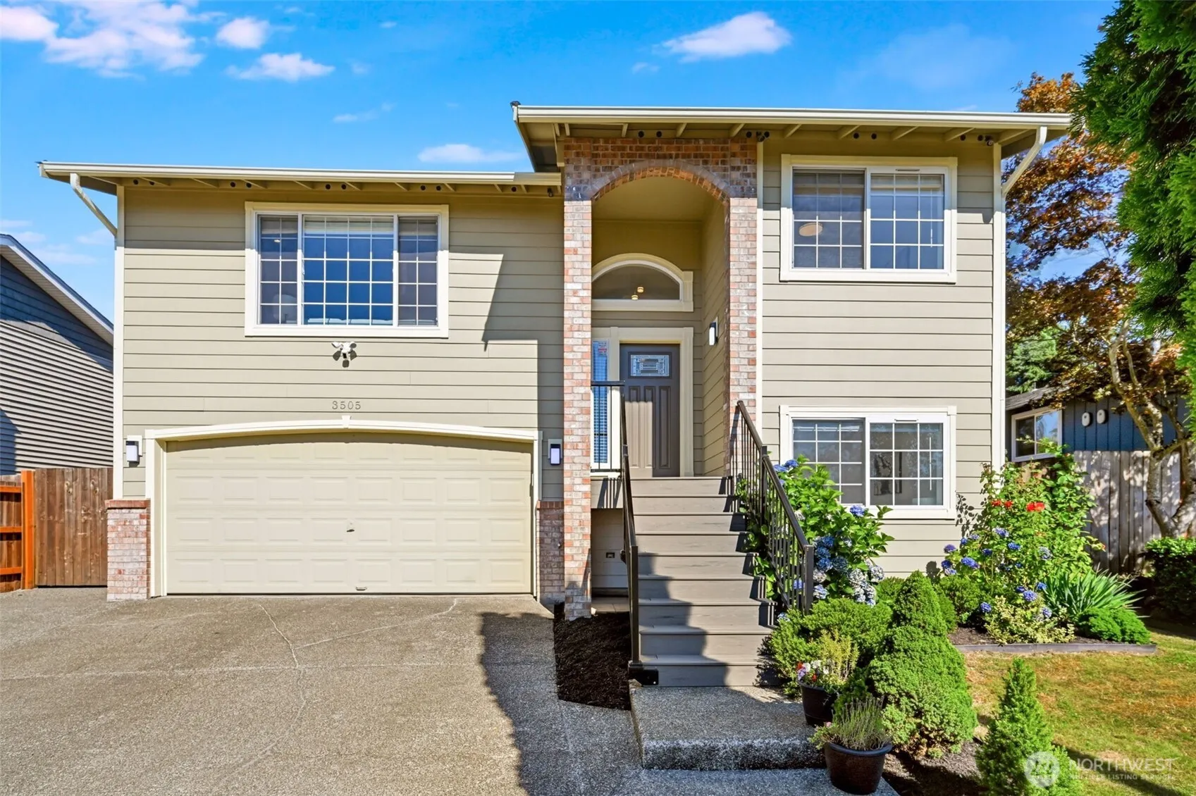 Property photo for 3505 48 Avenue Ne, Tacoma photo 2