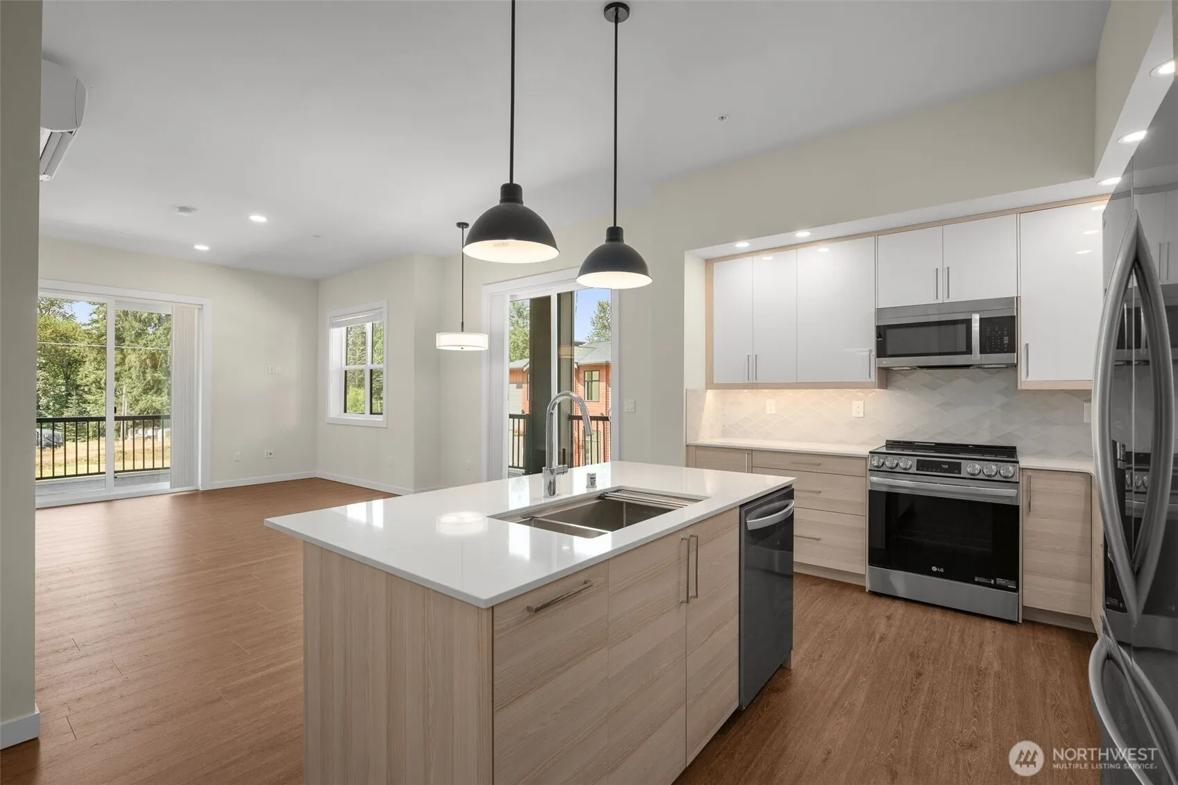 Property photo for 14509 Cedar Grove Road Se #e201, Issaquah photo 3