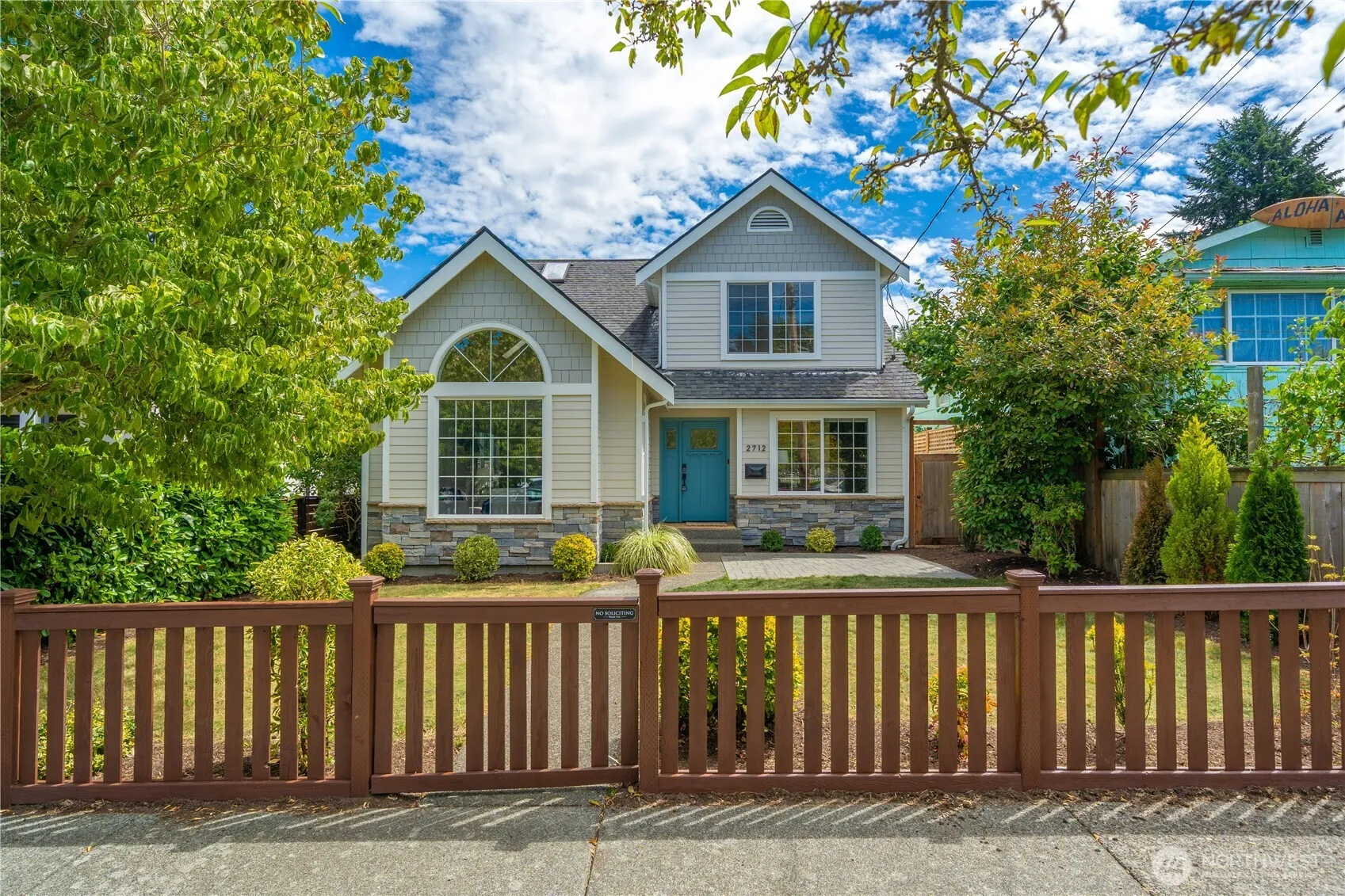 Property photo for 2712 57th Avenue Sw, Seattle photo 3