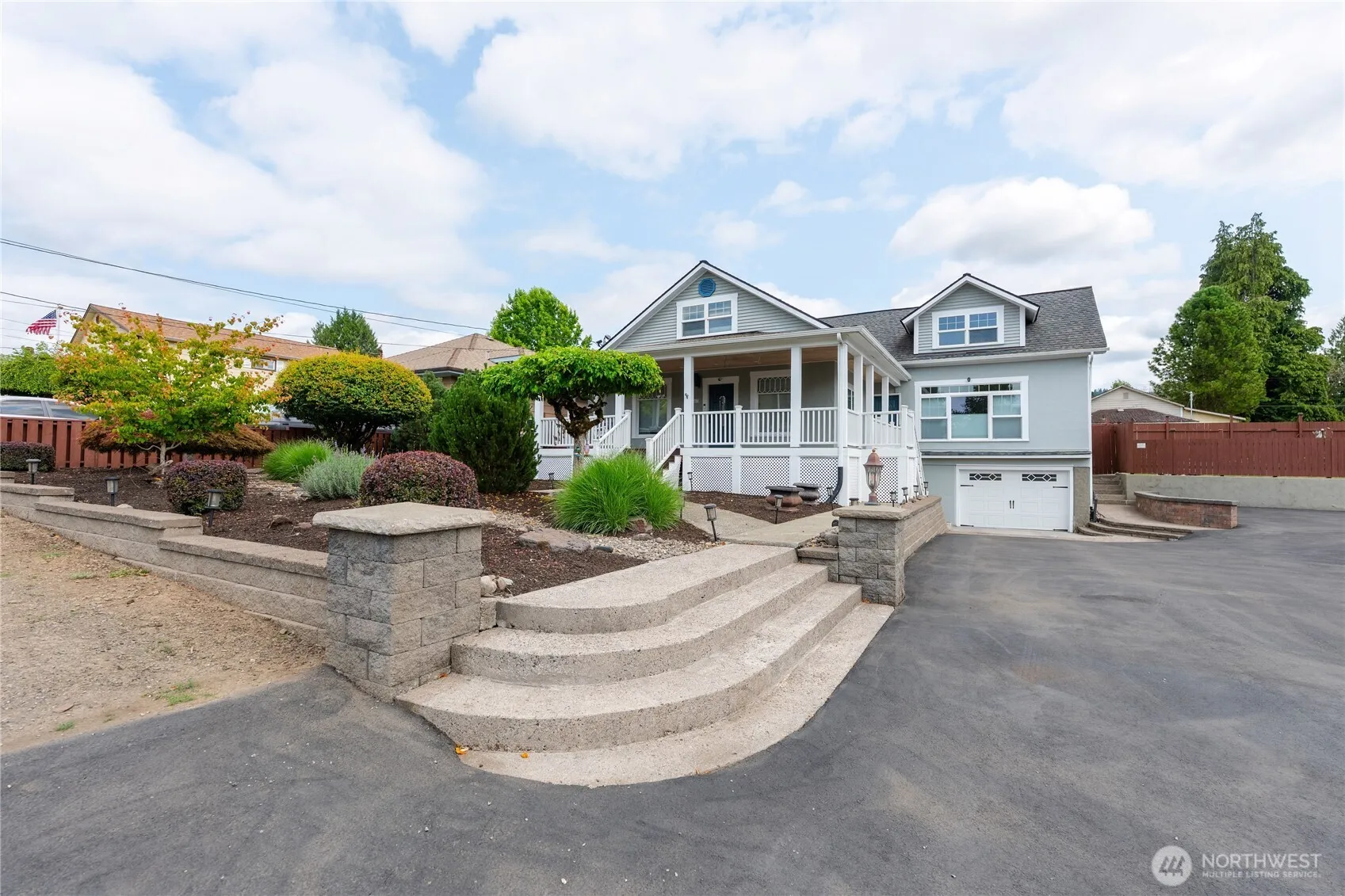 Property photo for 322 Ne Kirby Avenue, Castle Rock photo 2