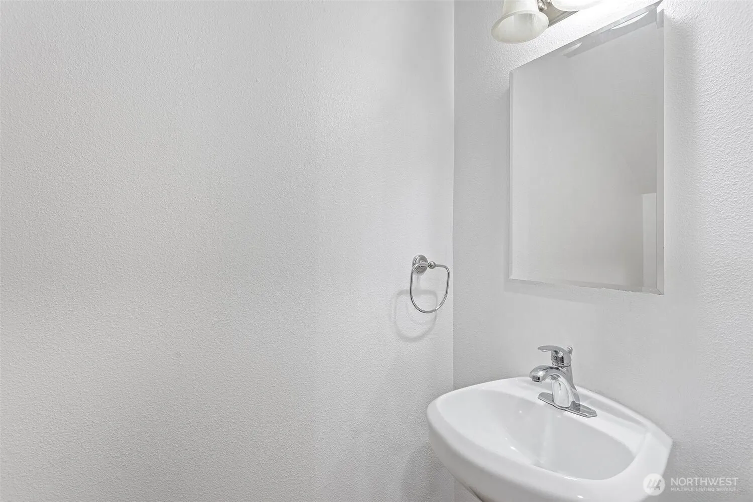 Property photo for 13359 Ambaum Boulevard Sw, Burien photo 5