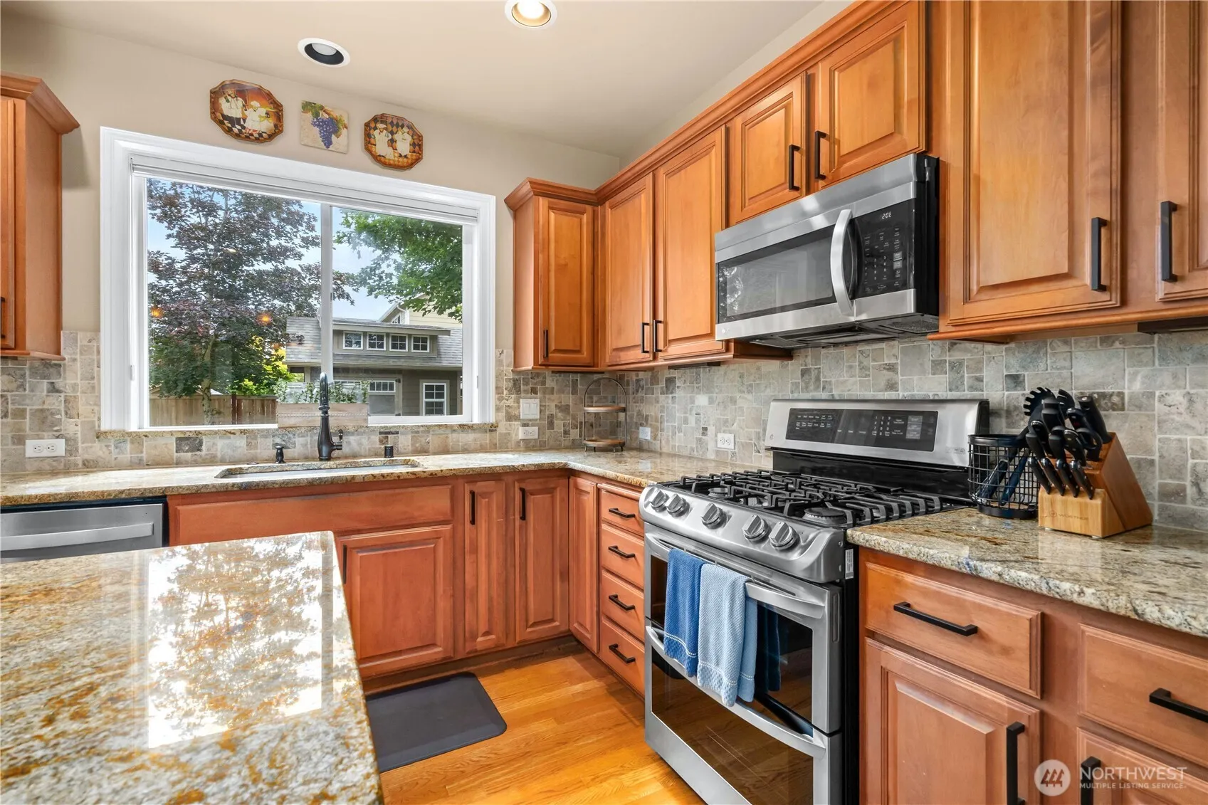 Property photo for 23889 Fairfax Street, Black Diamond photo 5