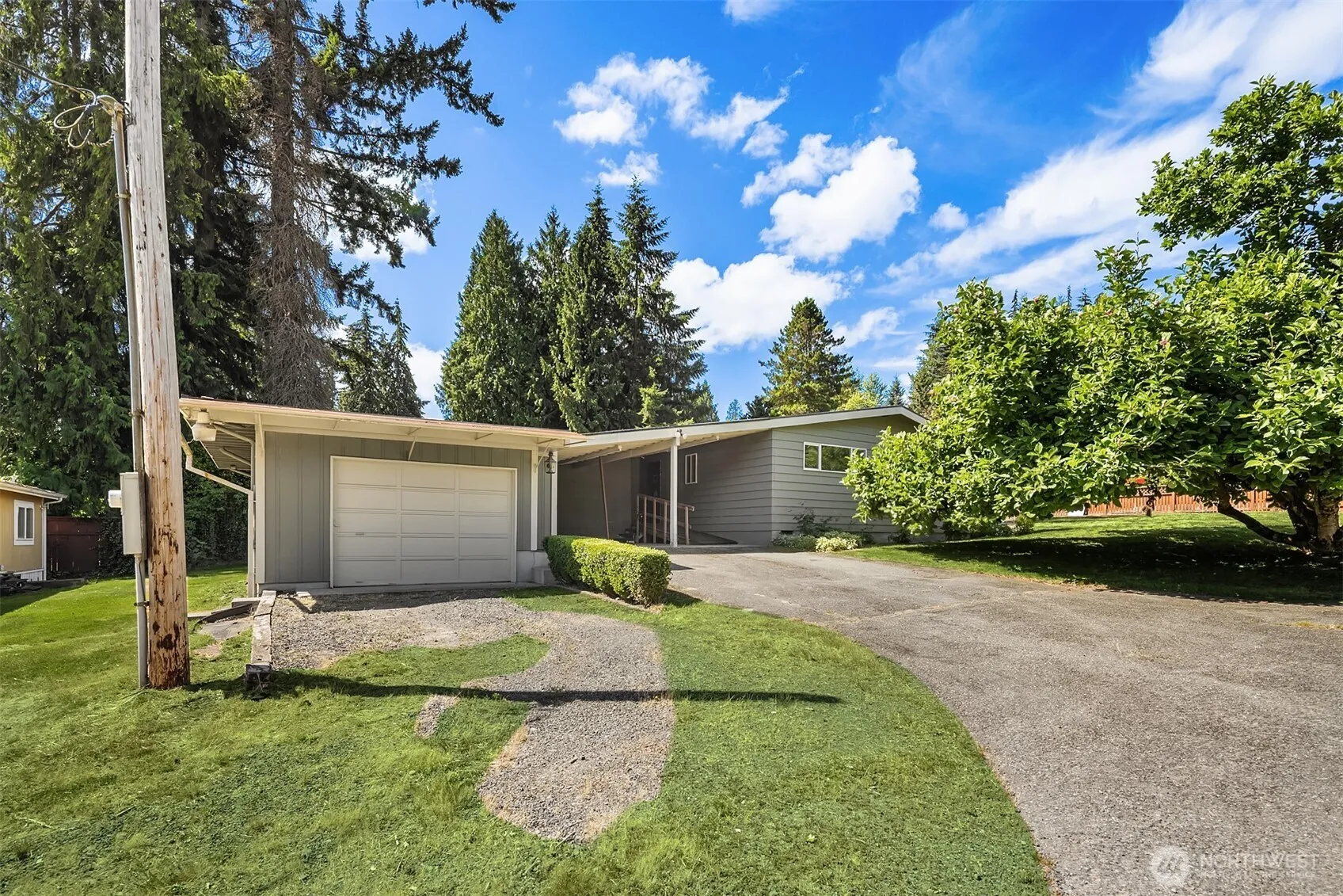 Property photo for 16727 1st Avenue Se, Bothell photo 5