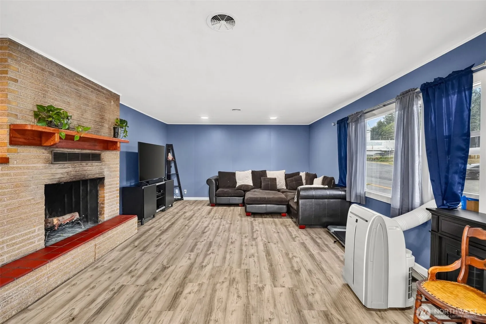 Property photo for 211 Nw Kerron Avenue, Winlock photo 2