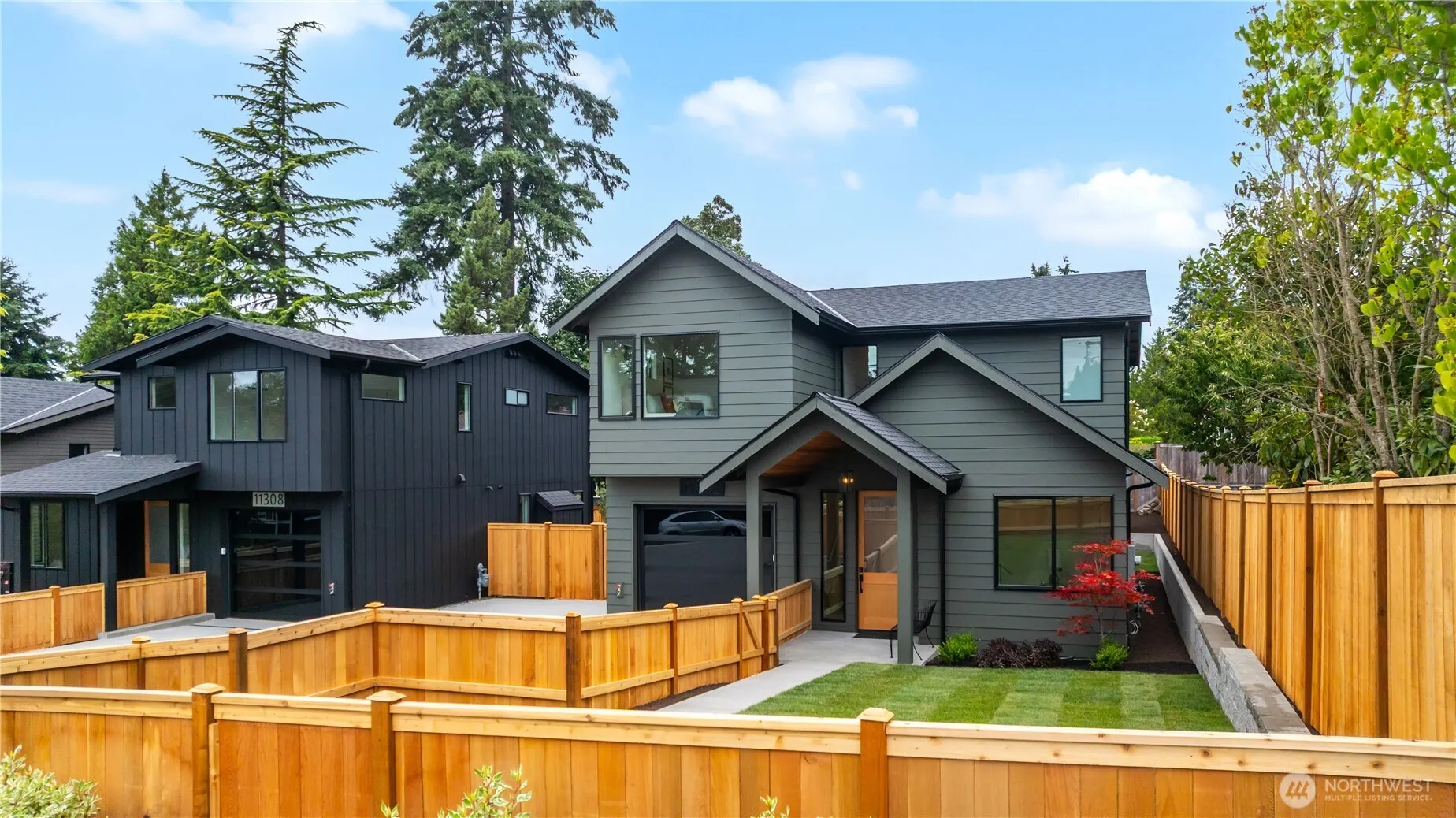 Property photo for 11312 Ne 60th Street, Kirkland photo 2