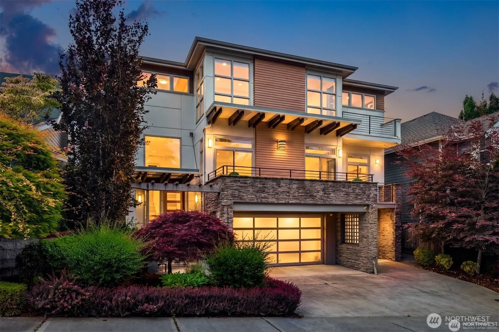 Property photo for 1527 Lyons Avenue Ne, Renton