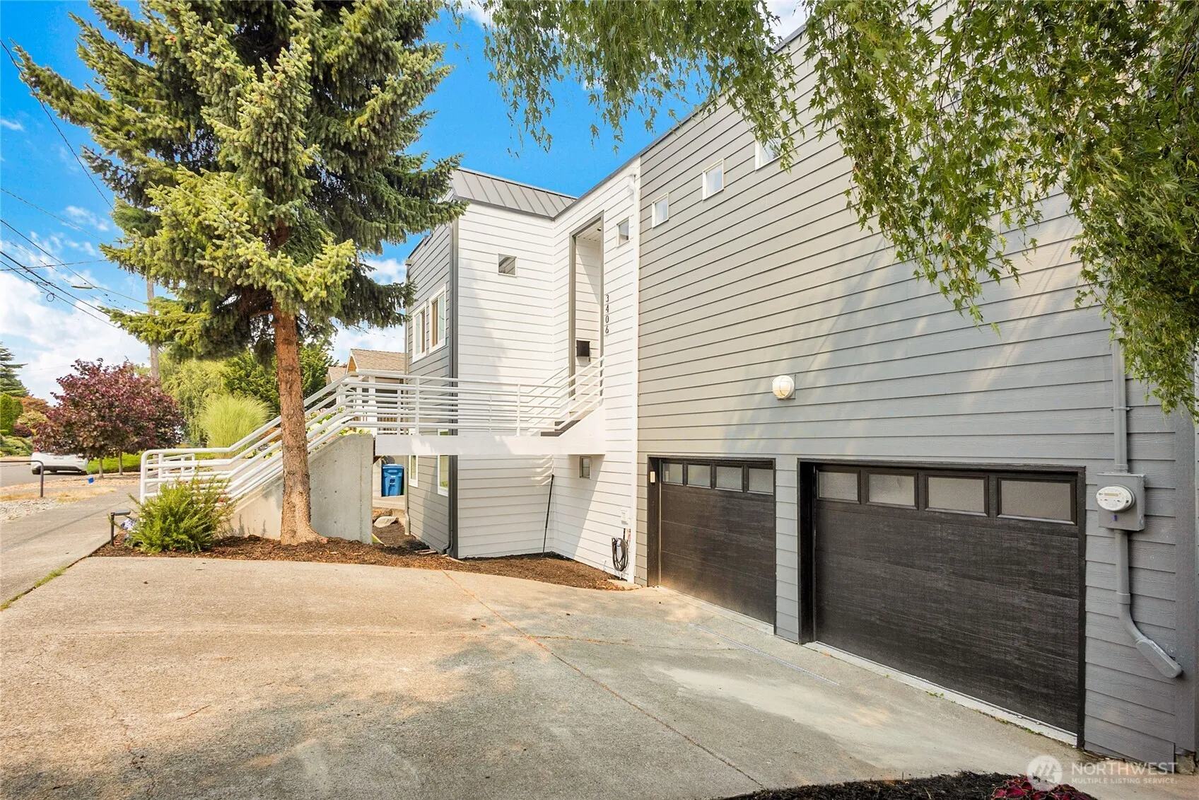 Property photo for 3406 37th Avenue W, Seattle photo 4