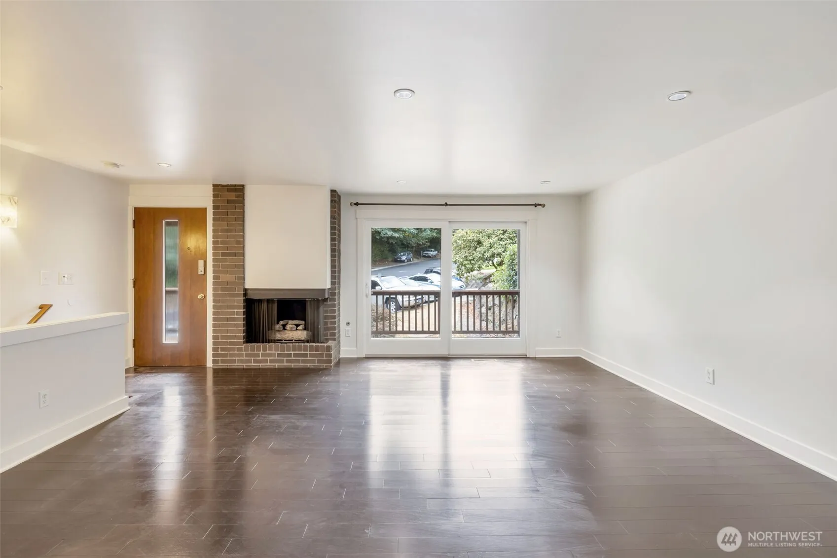 Property photo for 17120 Ne 2nd Place, Bellevue photo 5