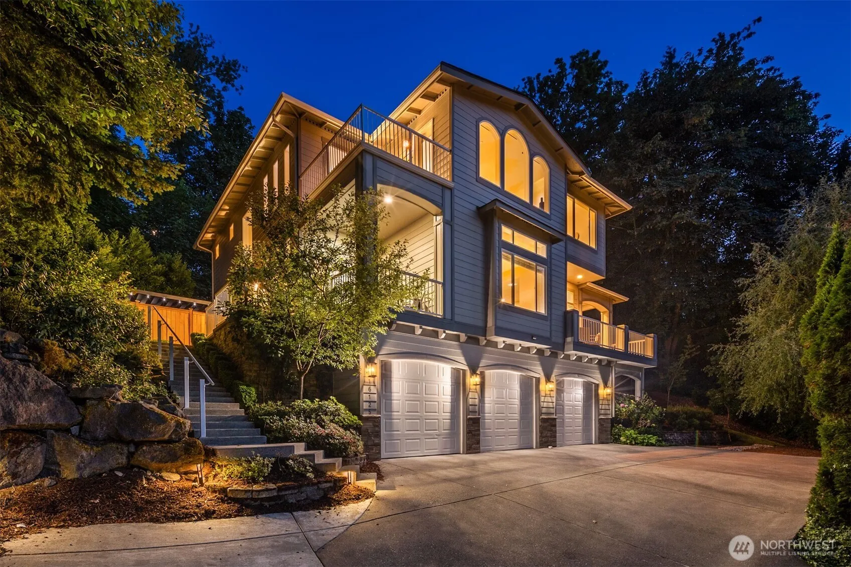 Property photo for 16125 Se 44th Way, Bellevue