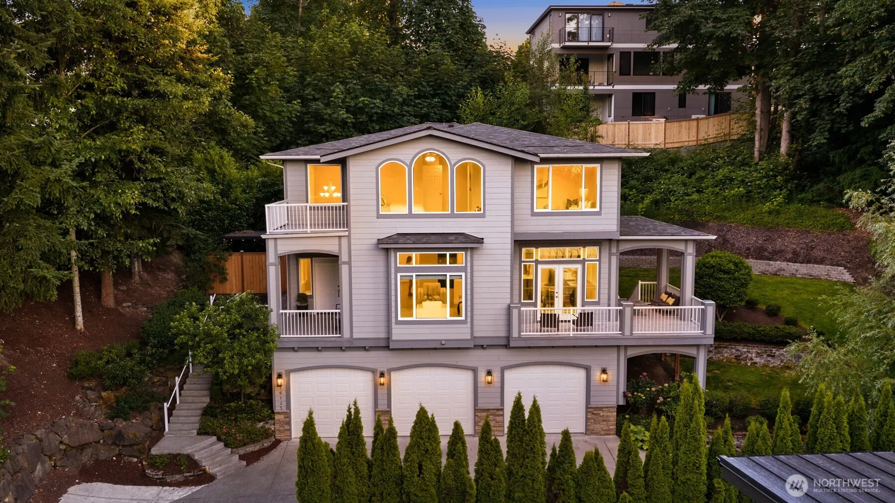 Property photo for 16125 Se 44th Way, Bellevue