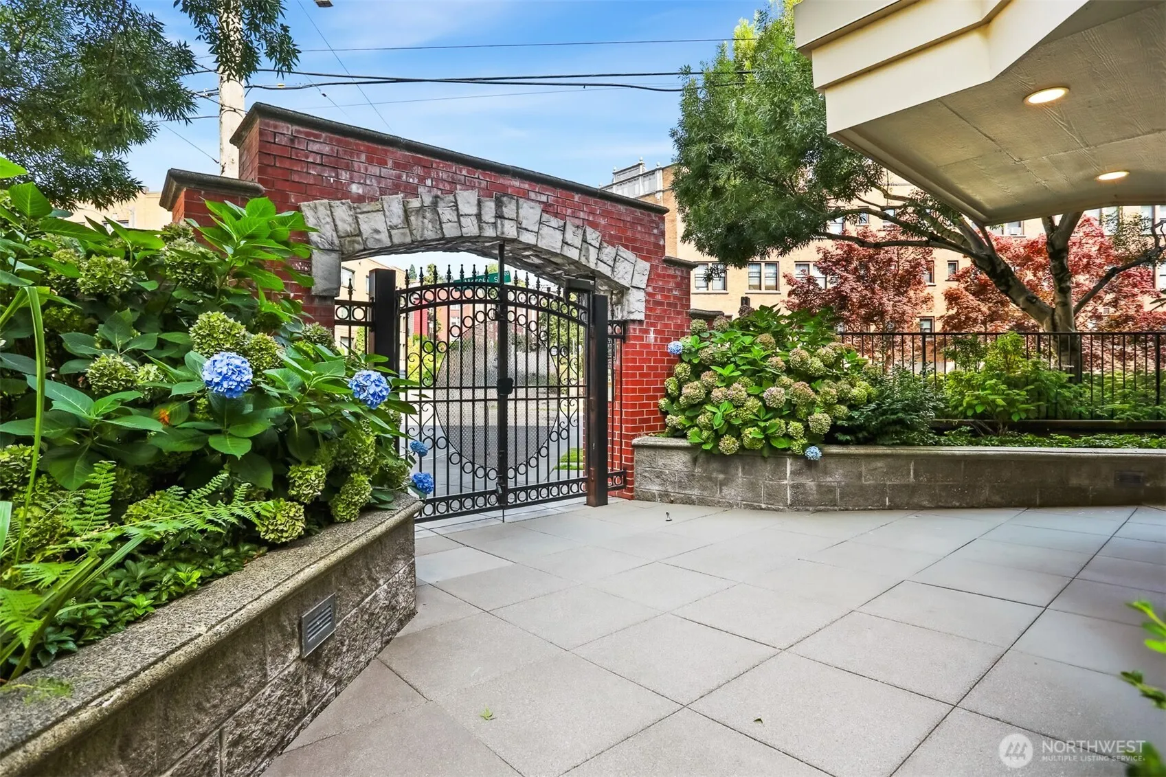 Property photo for 530 4th Avenue W #206, Seattle photo 3