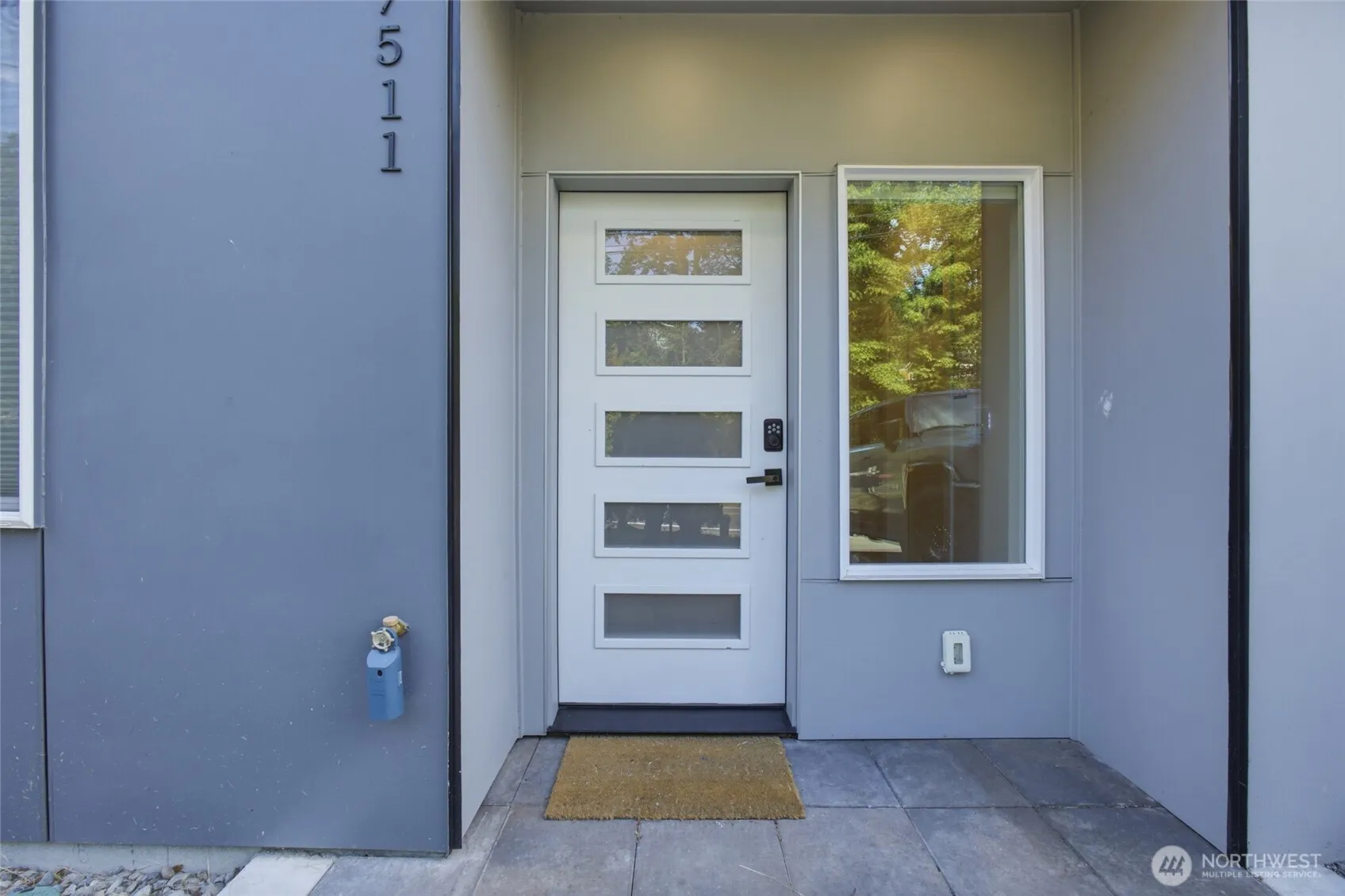 Property photo for 7511 Dumar Way Sw, Seattle photo 3