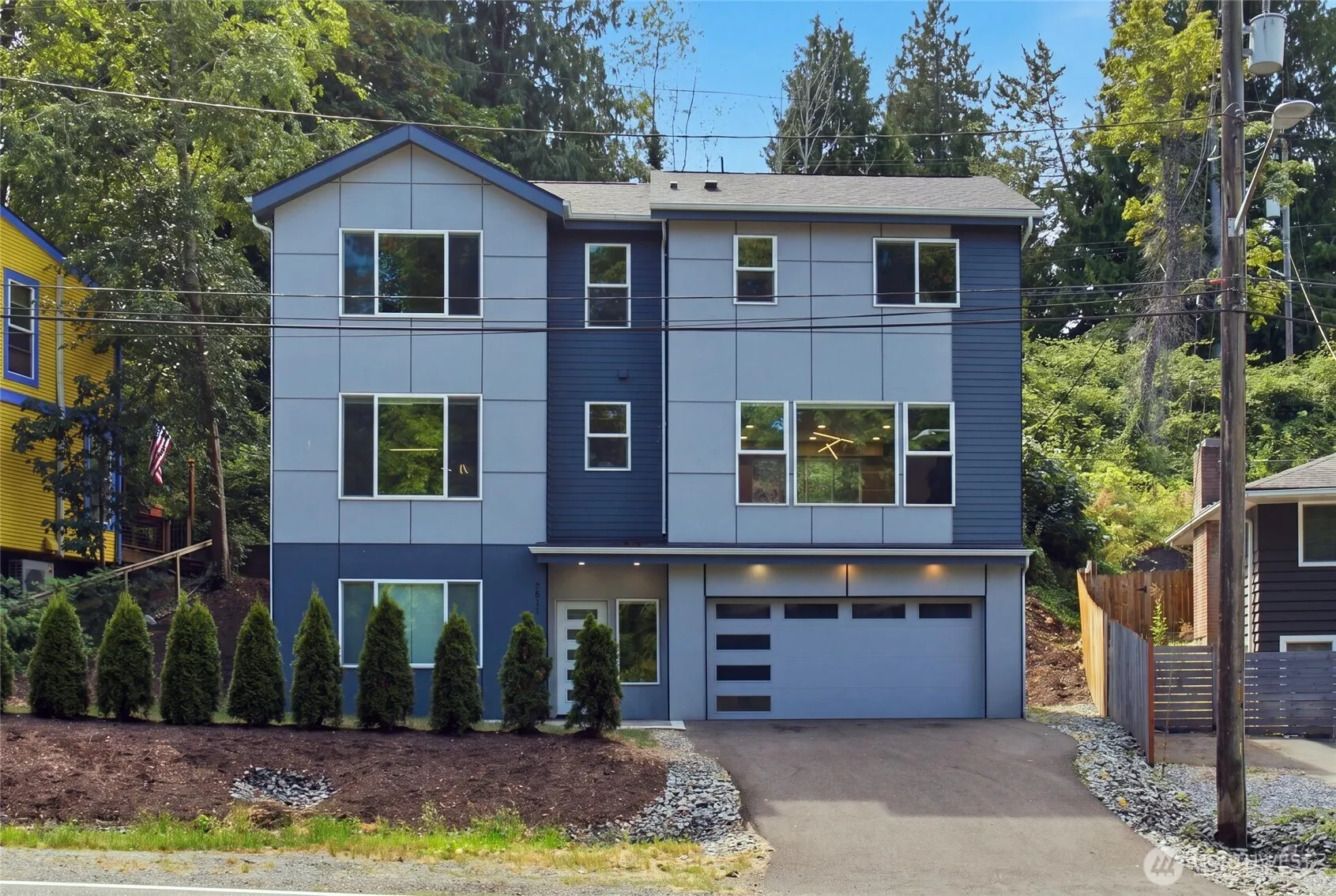 Property photo for 7511 Dumar Way Sw, Seattle photo 2