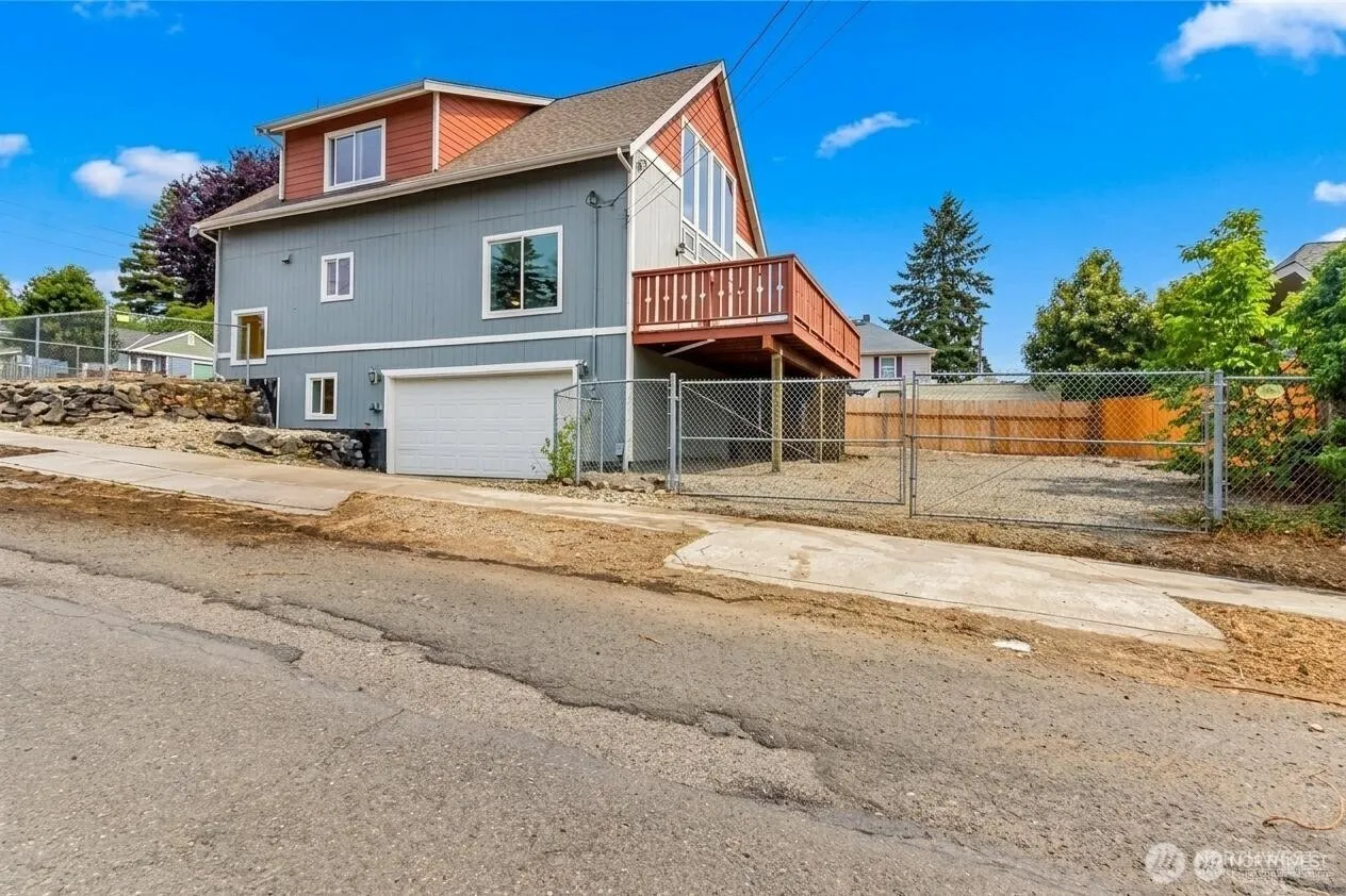 Property photo for 3565 E M Street, Tacoma photo 2