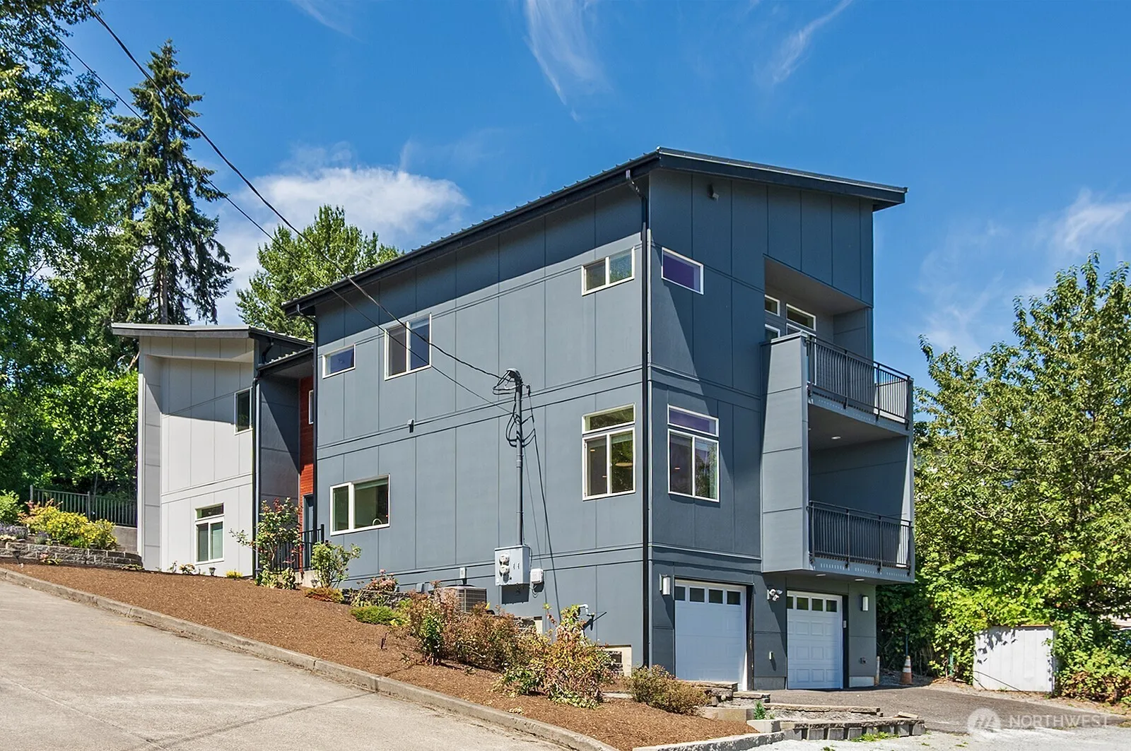 Property photo for 5426 31st Avenue S, Seattle photo 2
