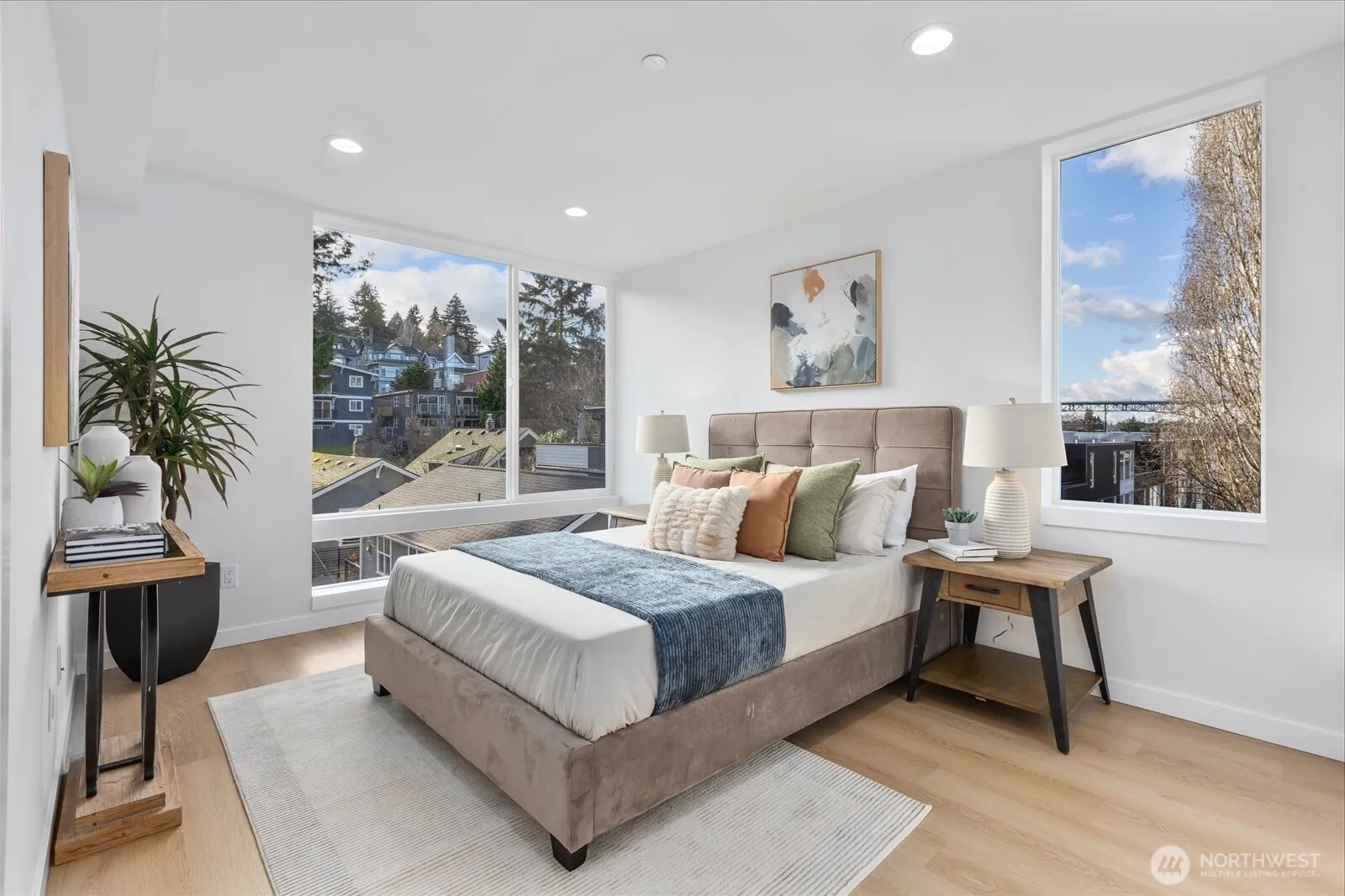 Property photo for 3110 Queen Anne Avenue N, Seattle photo 2