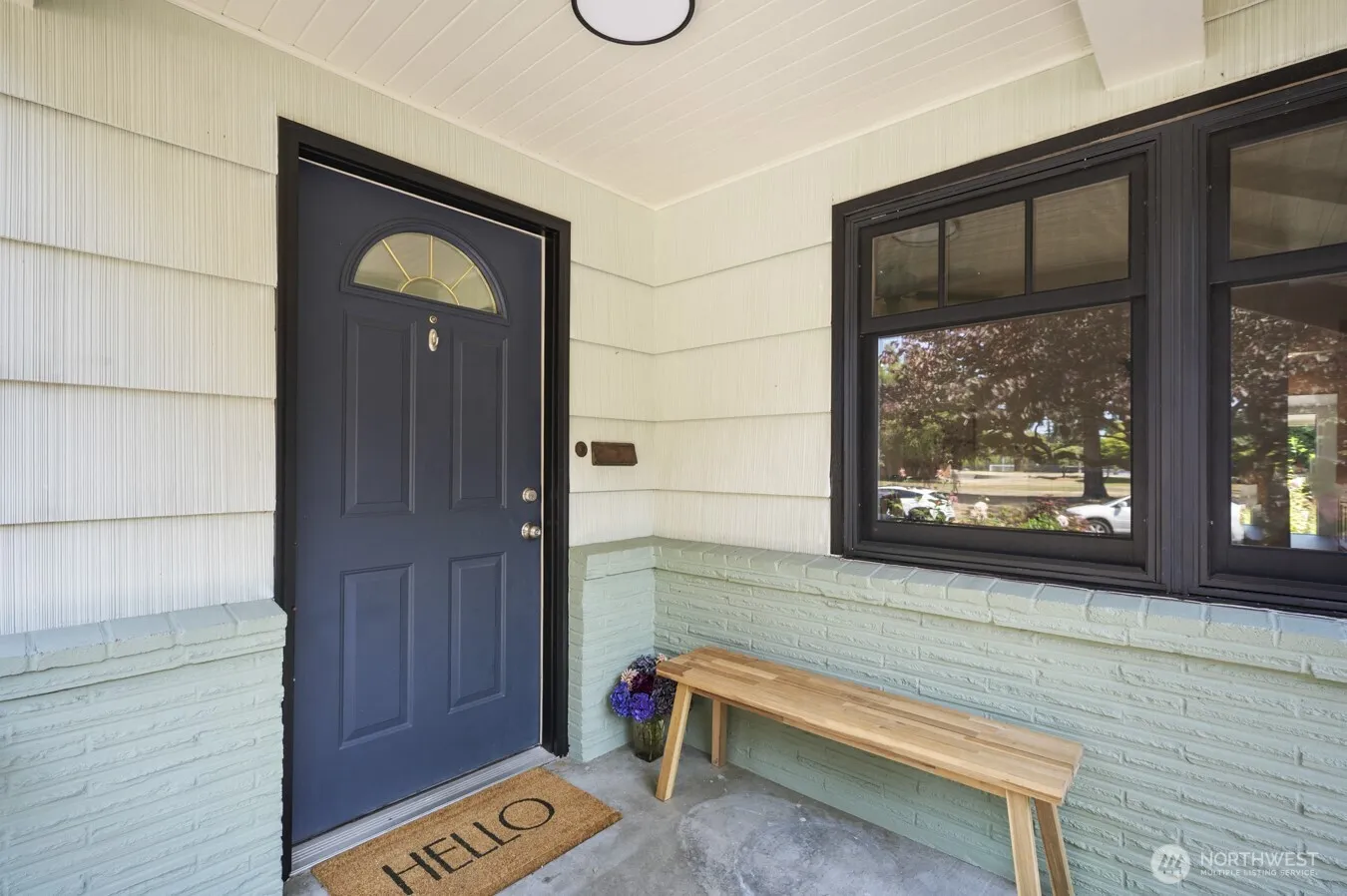 Property photo for 2916 Walnut Avenue Sw, Seattle photo 2