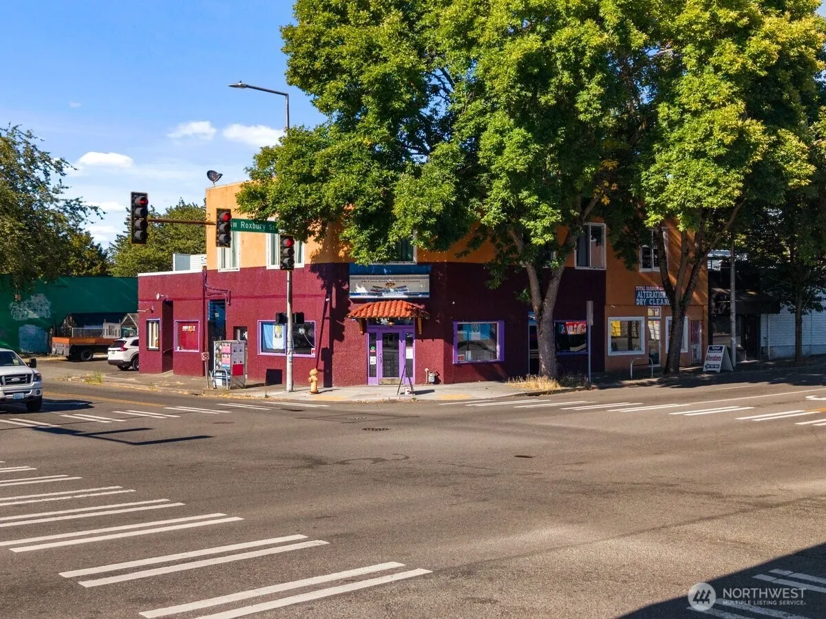 Property photo for 1620 Sw Roxbury Street, Seattle