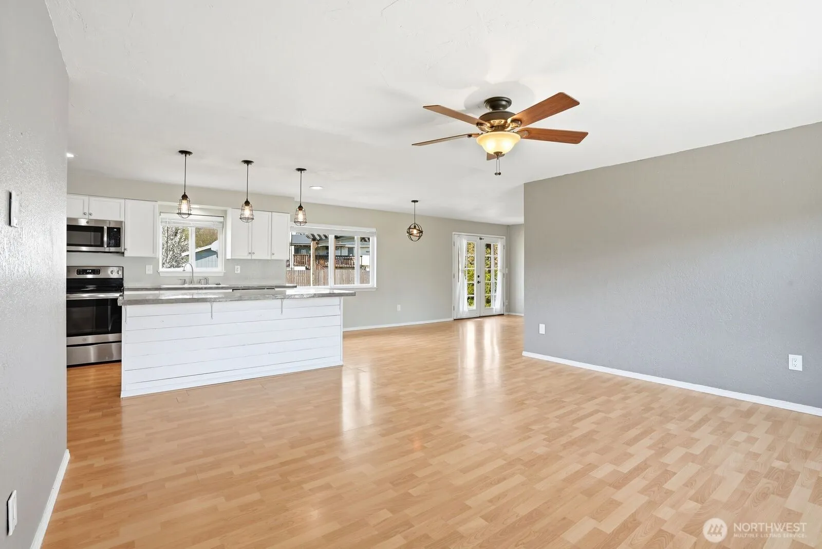 Property photo for 207 Palmer Drive, Selah photo 5