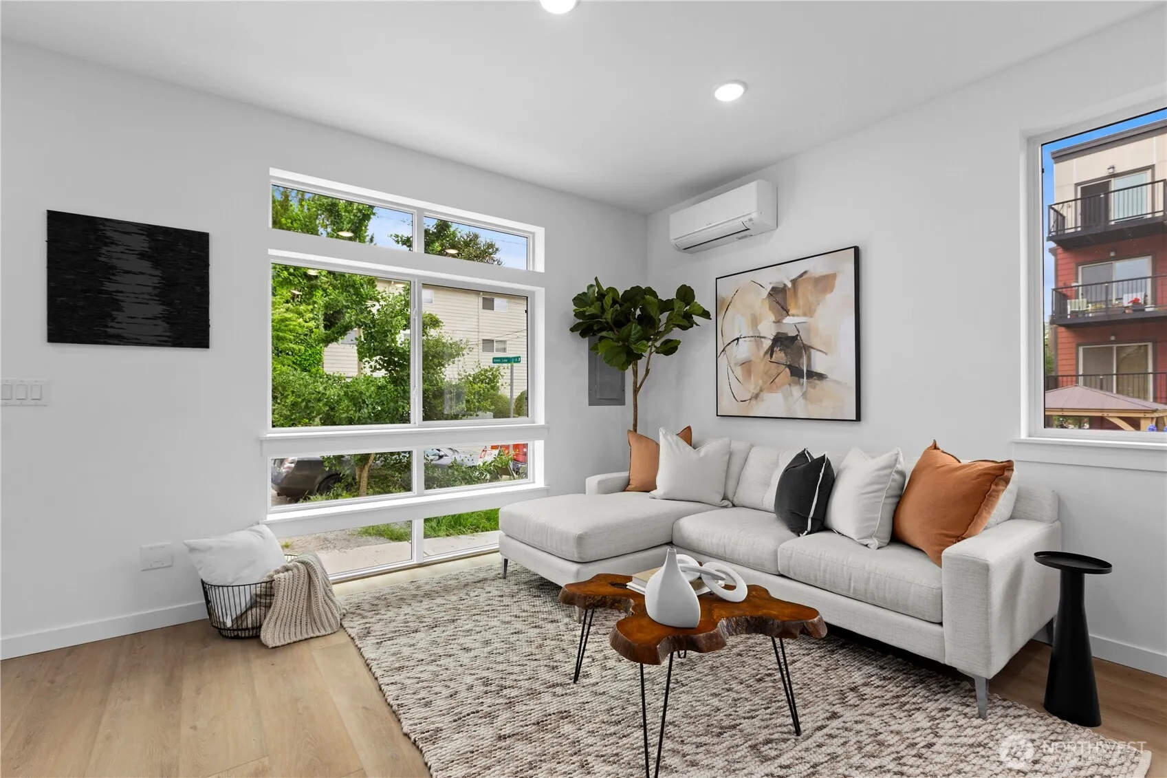 Property photo for 6544 A Latona Avenue Ne, Seattle photo 4