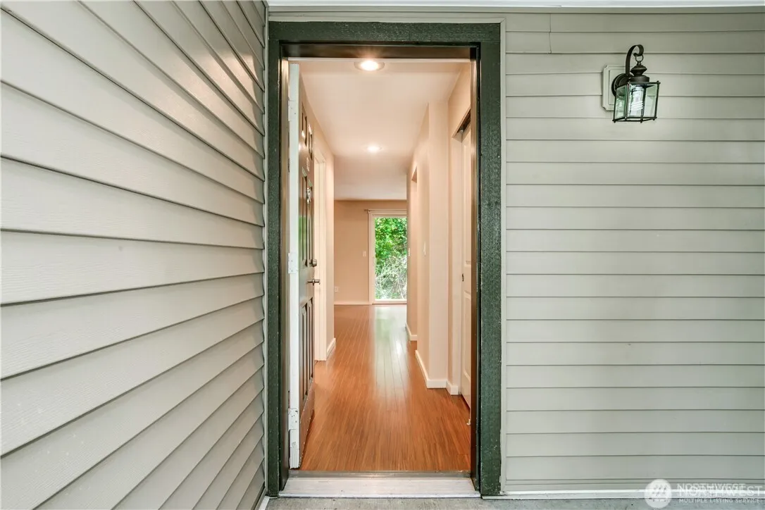 Property photo for 11313 Ne 128th Street #101, Kirkland photo 3