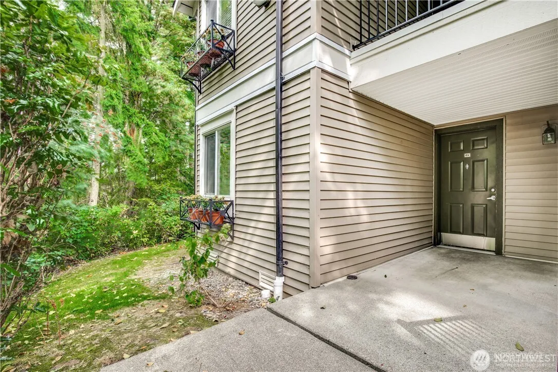 Property photo for 11313 Ne 128th Street #101, Kirkland photo 2