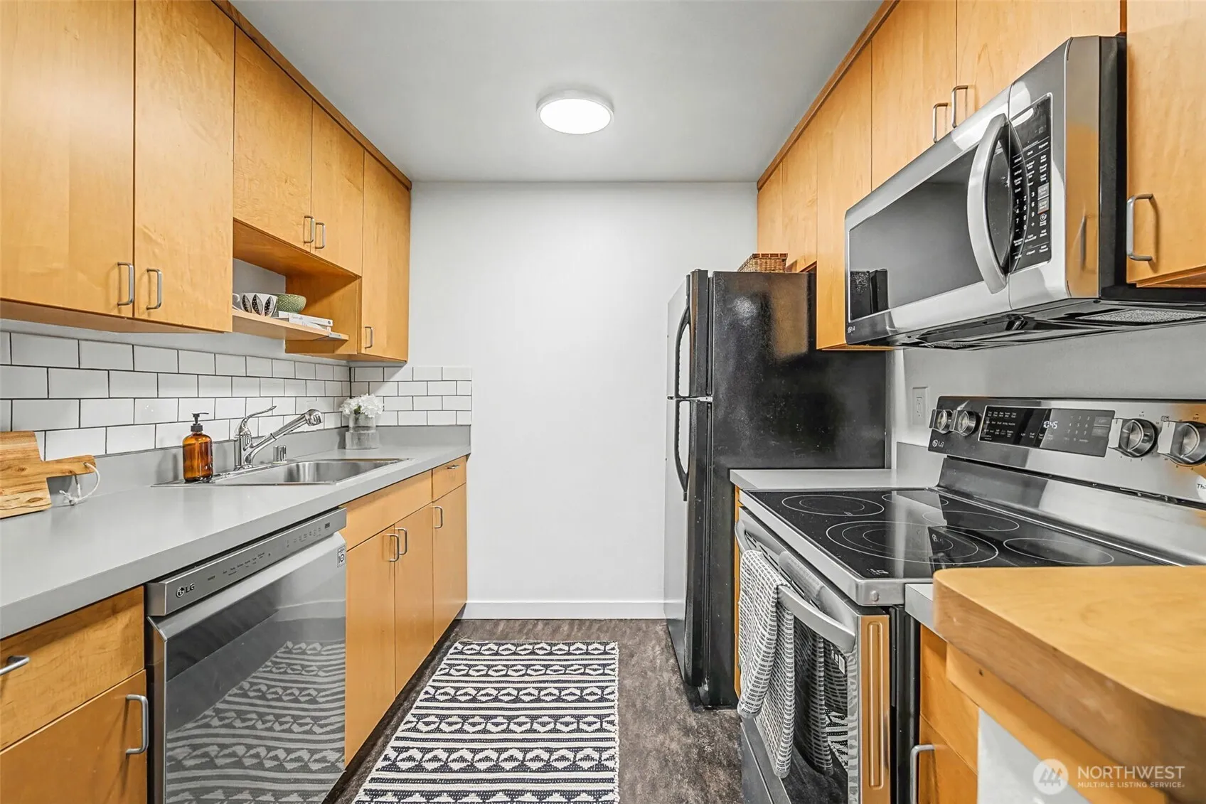 Property photo for 4111 Whitman Avenue N #402, Seattle photo 4