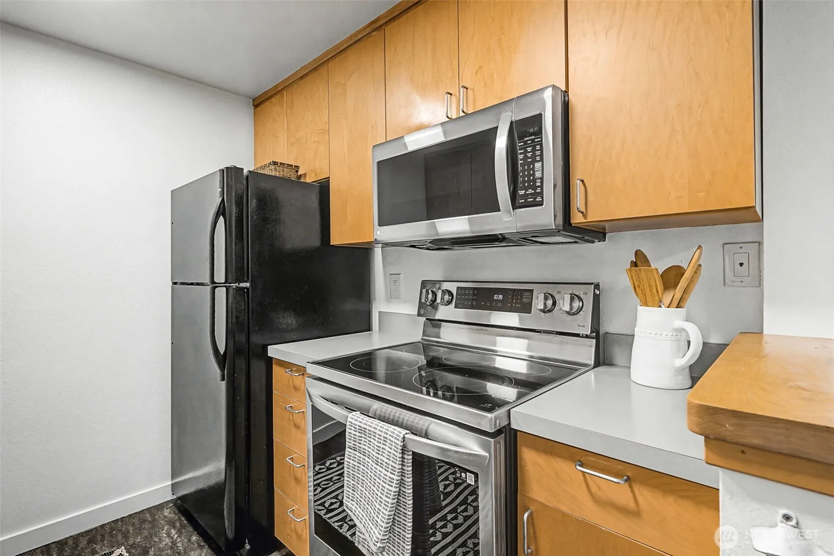 Property photo for 4111 Whitman Avenue N #402, Seattle photo 5