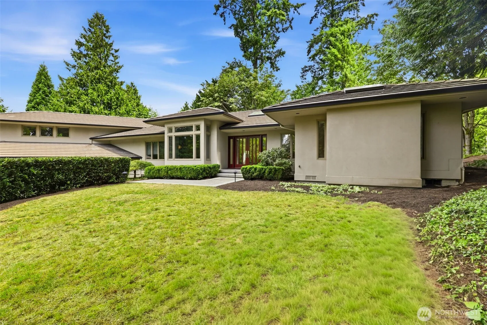 Property photo for 16102 Se Cougar Mountain Way, Bellevue photo 2