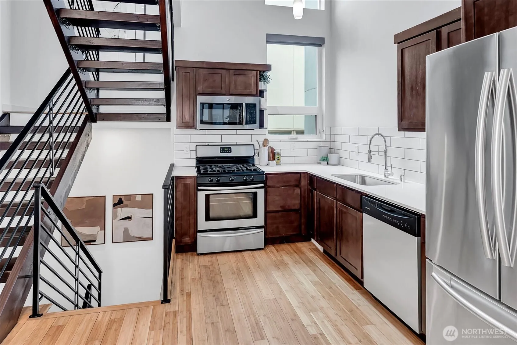 Property photo for 1915 25th Avenue S #unit D, Seattle photo 3
