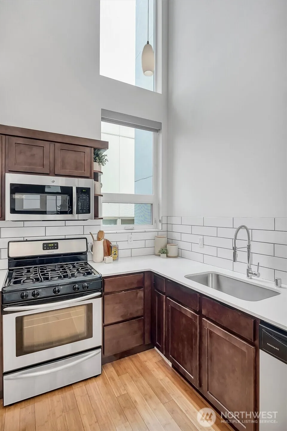 Property photo for 1915 25th Avenue S #unit D, Seattle photo 4