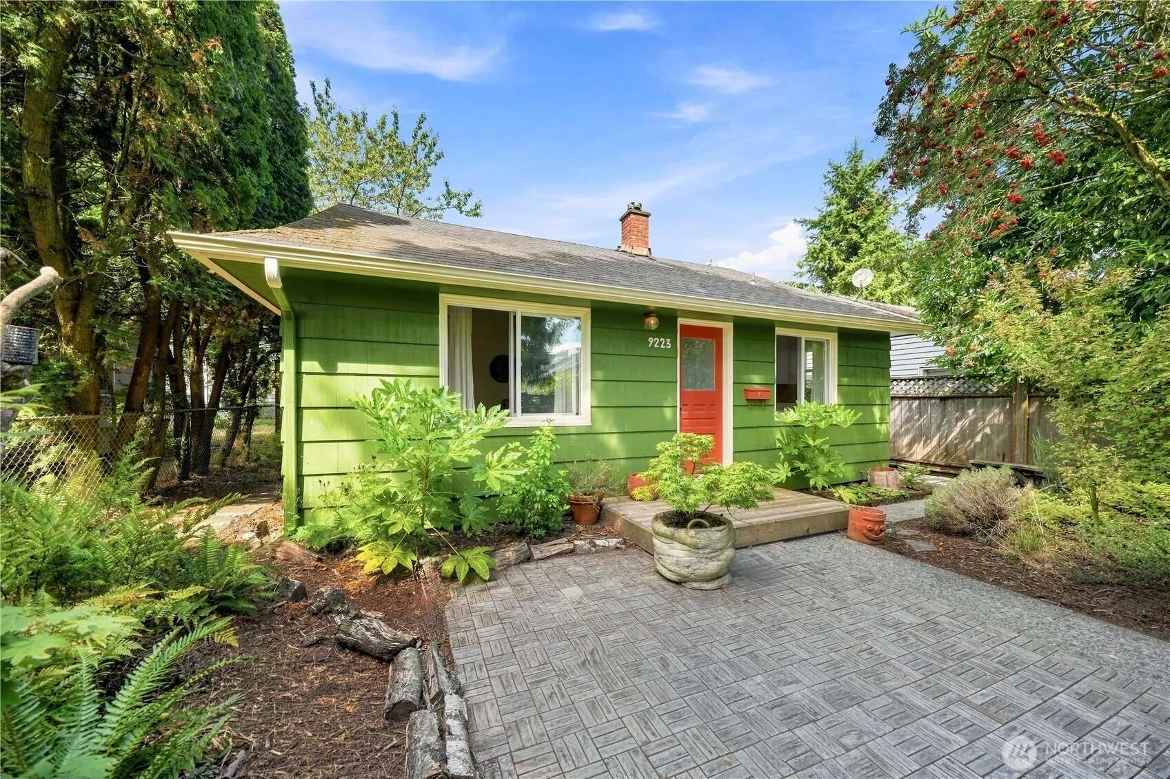 Property photo for 9223 21st Avenue Sw, Seattle photo 2