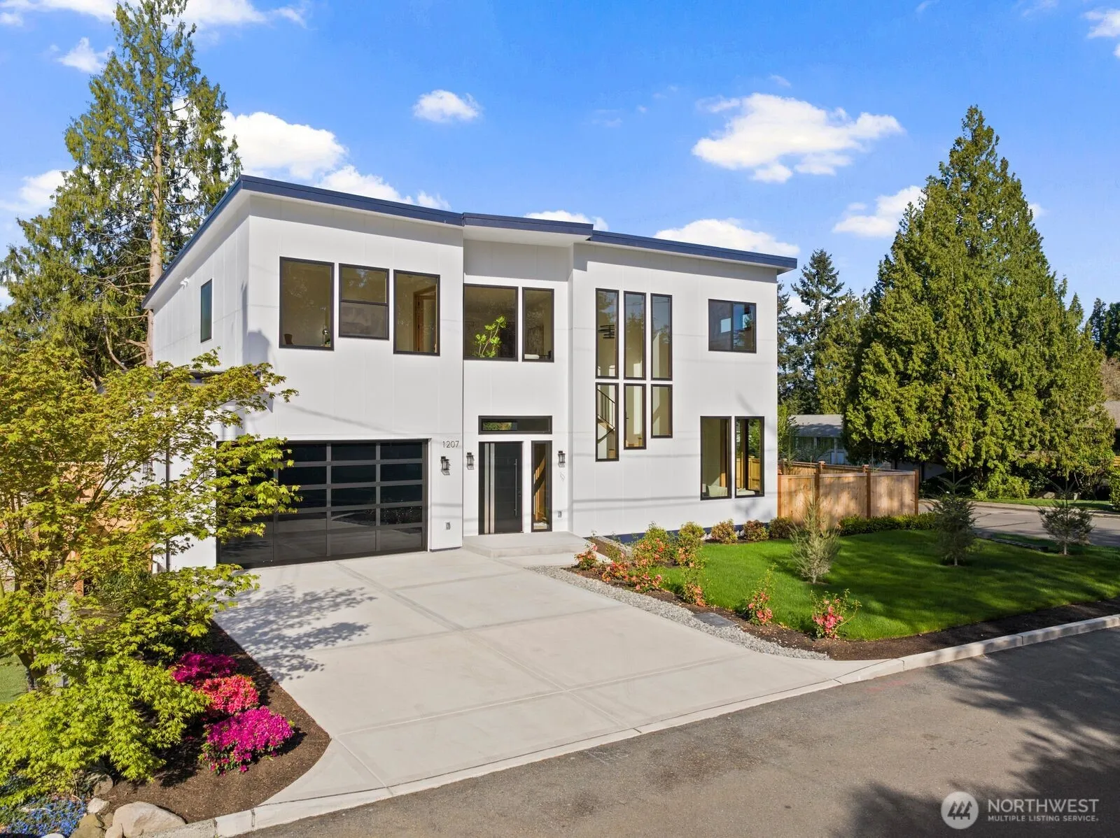 Property photo for 1207 145th Avenue Se, Bellevue, Washington 98007
